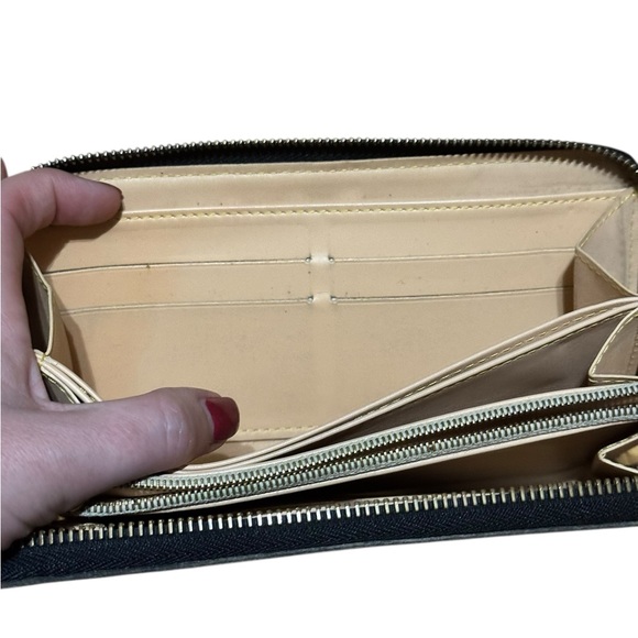 🌈 Authentic Louis Vuitton Multicolor Monogram Zippy Wallet – Black 🌈 - Picture 14 of 15